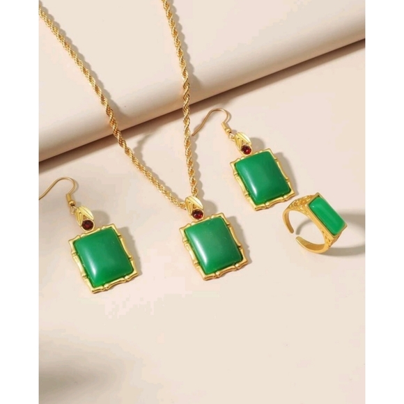 JENNIFER GEOMETRIC CHARM NECKLACE SET - Picture 2 of 6